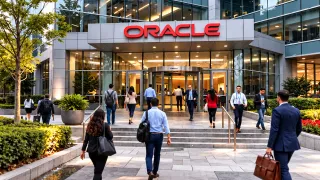 سهم أوراكل يهبط 36% منذ بداية العام وفرصة صعود لــ120%..هل يرتد السهم ؟
